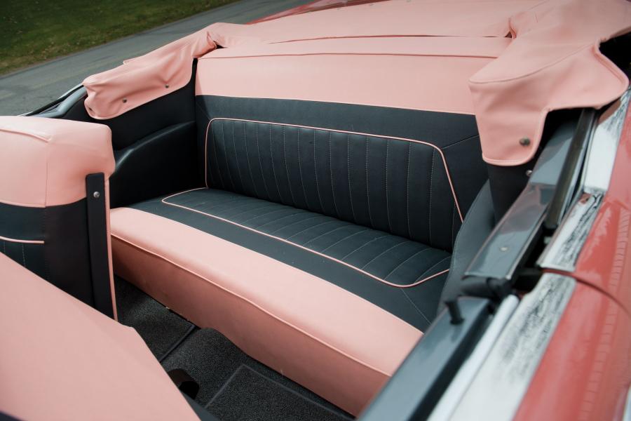 Интерьер Pontiac Star Chief Convertible (2867DTX) 1957 года  (фото 9 из 33)